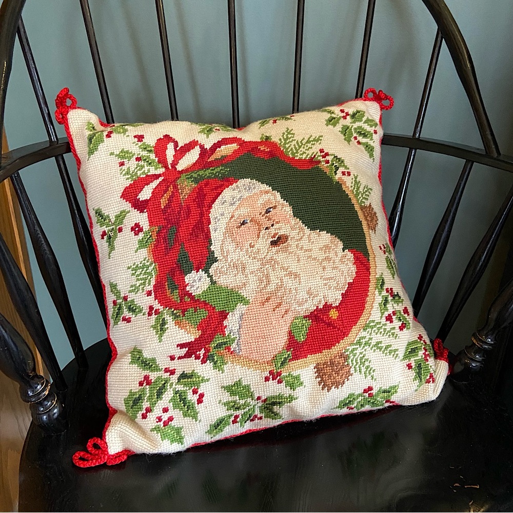 GUC - Christmas Santa Needlepoint Accent Pillow